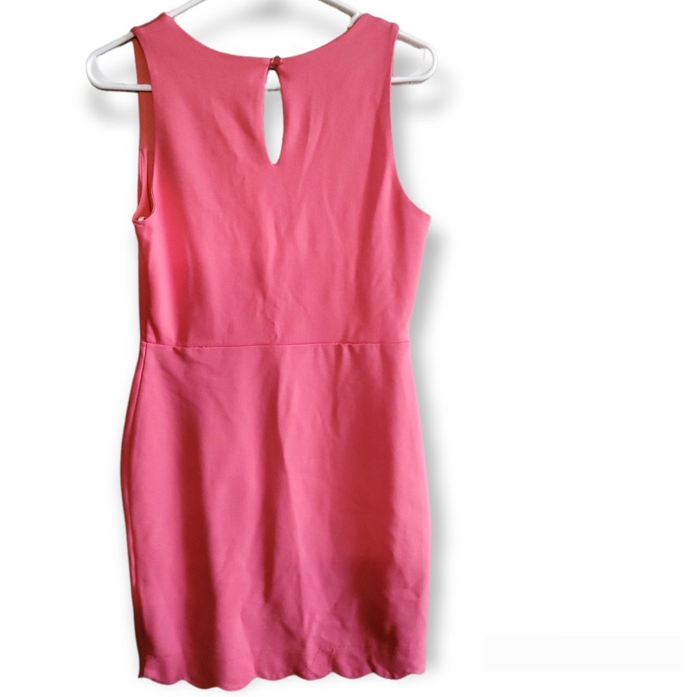 Pink/coral Medium(M) scalloped shift sleeveless monteau los angeles dress - Picture 2 of 7